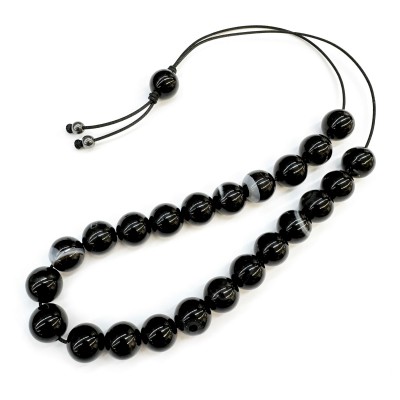 Komboloi with 23 Agate black round beads 10mm natural semi precious stones