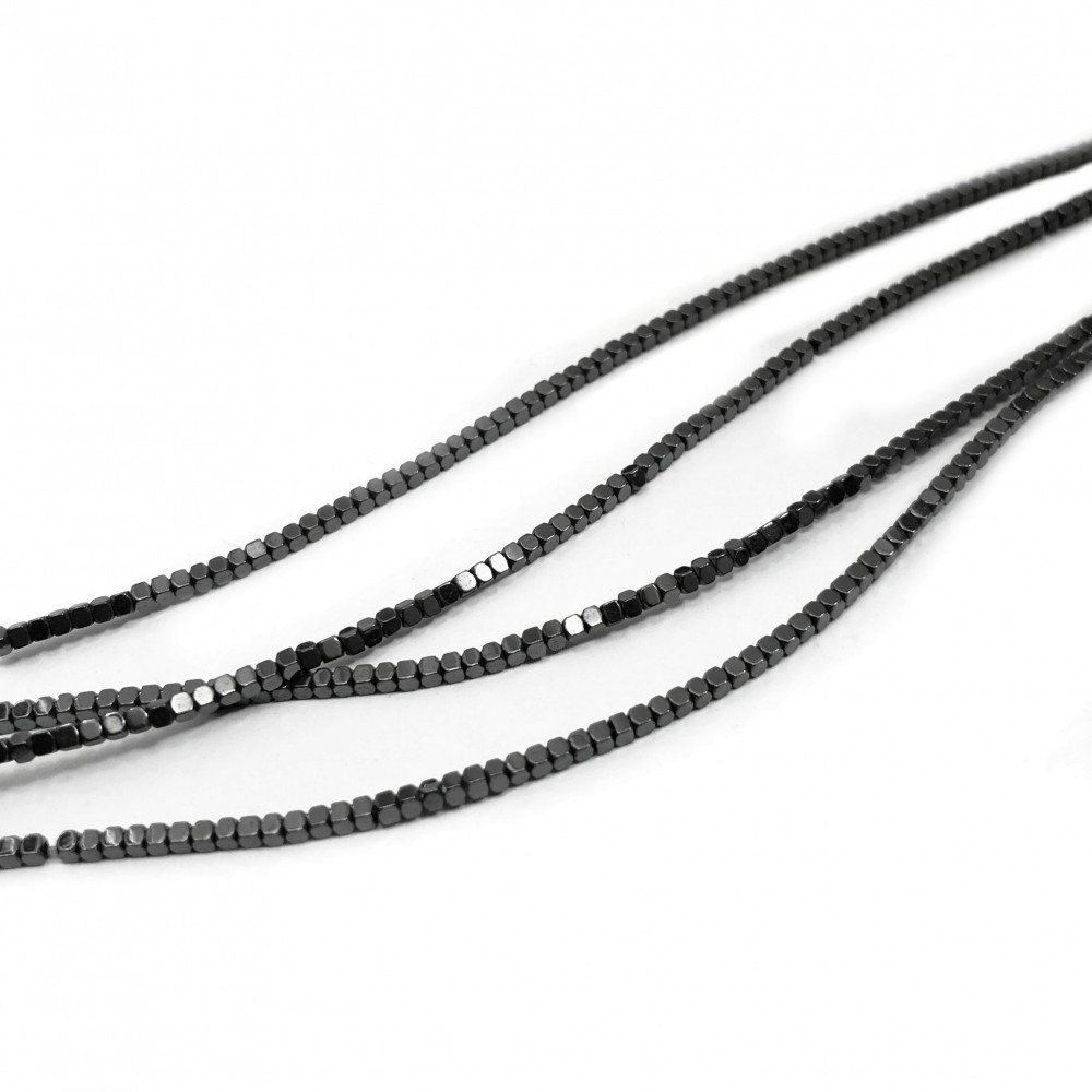Αιματίτης (Hematite) φυσικοί ημιπολύτιμοι λίθοι χάντρες κύβος με κοφτές γωνίες 1.5mm (σειρά∽42cm∽300χάντρες) Αιματίτης - Hematite