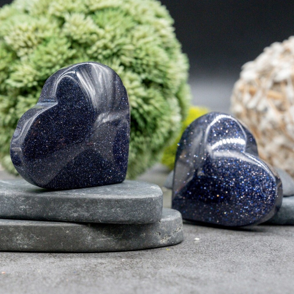 Χρυσόλιθος μπλε (blue Sandstone) φυσικός ημιπολύτιμος λίθος σε σχήμα καρδιά 5cm Λίθοι Χώρου