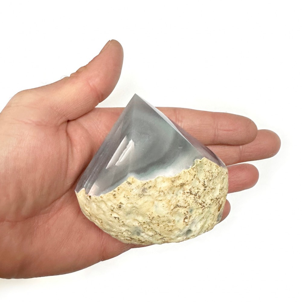 Agate gray natural semi precious pointed stone 7.5cm x 7.5cm x 5.5cm Decorative Stones