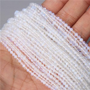 Φεγγαρόπετρα (Moonstone) πολυγωνικές χάντρες 4mm (σειρά∽38cm∽100χάντρες) Φεγγαρόπετρα - Moonstone