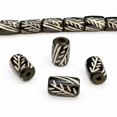 Χάντρα χειροποίητη 14x10mm από φυσικό Κόκκαλο Καμήλας σκαλιστό μαύρο με λευκές λεπτομέρειες
